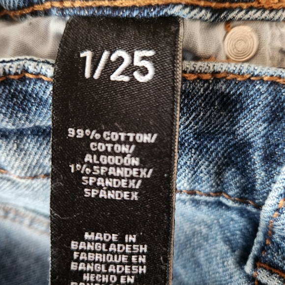 Kendall and Kylie "the icon" shorts size 1 - Picture 3 of 4